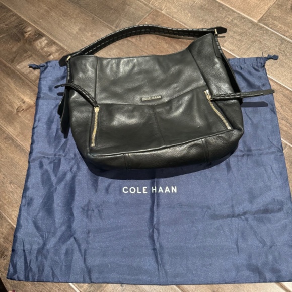 Cole Haan Felicity Hobo Handbag – Classic, Soft Leather Shoulder Bag Black - Picture 10 of 11